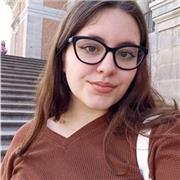 Estudiante de Filología Hispánica, con conocimientos y buena formación.